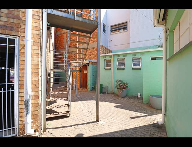 834M² BUSINESS FOR SALE IN MELVILLE